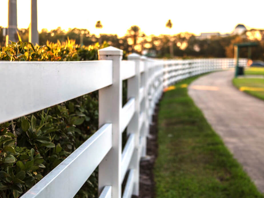 Vinyl fence contractor in Hampton Roads