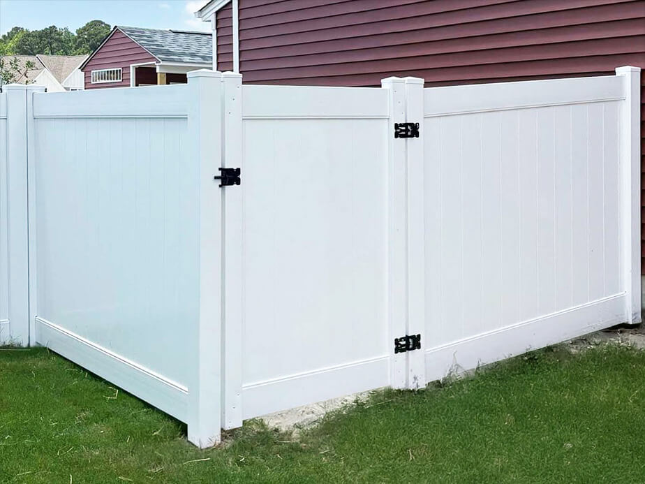 Vinyl fence in Great Bridge Virginia